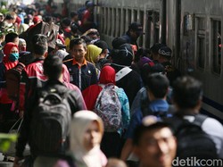 Beragam Ritual PJKA yang Membuat Jumat Jadi Hari Paling Dinantikan