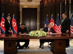 Di Akhir KTT, Trump-Kim Teken Dokumen Penting yang Misterius