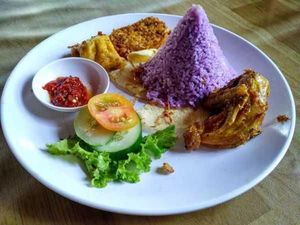 Ada Buryam dan Sate Kambing Enak untuk Buka Puasa di Sukabumi