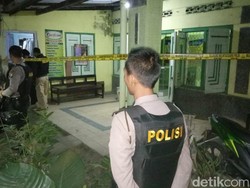 Polisi: 5 Terduga Teroris Ditangkap dari 3 Lokasi di Blitar