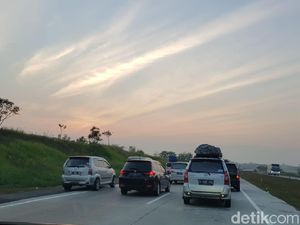 Mudik H-3 Lebaran: Malam di Cikampek, Fajar di Cipali