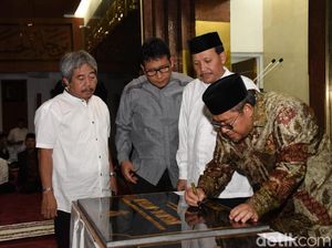 Lepas Jabatan Gubernur Jabar, Aher Resmikan Lima Masjid Baru