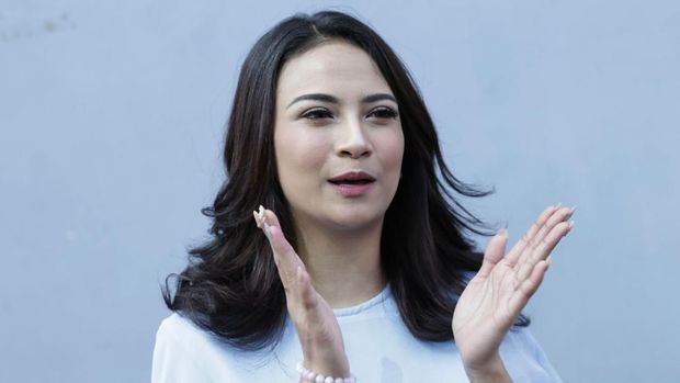 Vanessa Angel Tersangka hingga Istri Ustad Maulana Meninggal