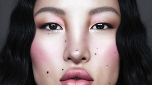 Pesona Model Cantik Berwajah Unik yang Mirip Karakter Avatar