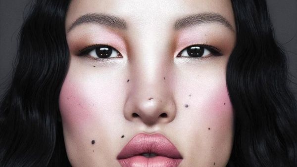 Pesona Model Cantik Berwajah Unik yang Mirip Karakter Avatar