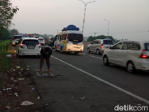 15 Jam Baru Sampai di Limbangan, Budi Sempat Salat di Pinggir Tol