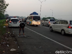 15 Jam Baru Sampai di Limbangan, Budi Sempat Salat di Pinggir Tol