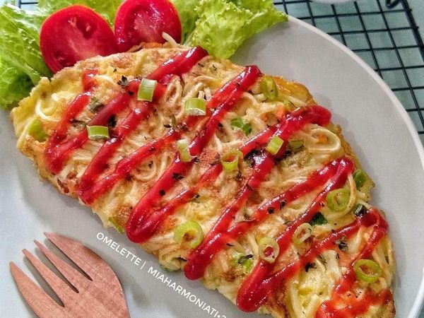 Gurih Enak! 10 Kreasi Omelet Mie untuk Sahur Ini