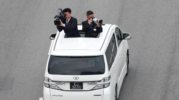 Potret Pengawal Hingga Juru Kamera Kim Jong Un yang Curi Perhatian
