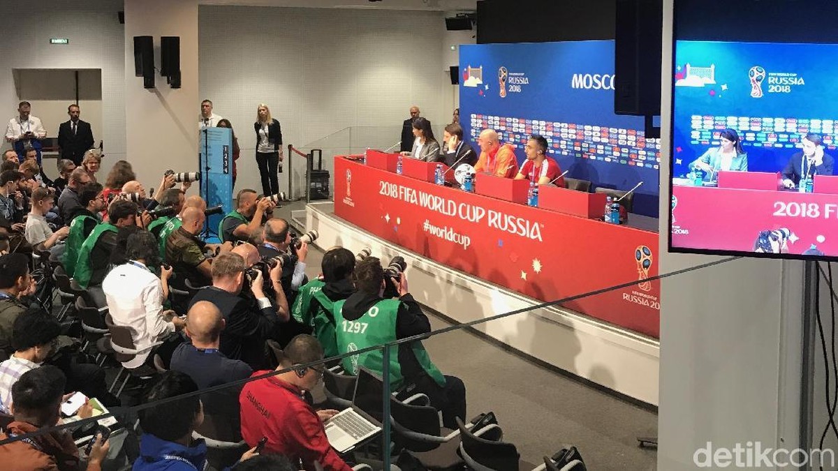 Pers konferensi jelang Rusia ve Arab Saudi. (Photo taken with Oppo F7: Resha Pratama/detikSport)