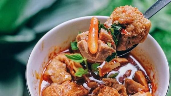 Gurih dan Hangat, Buka Puasa dengan 10 Batagor Kuah