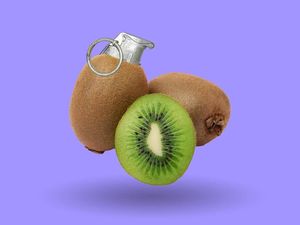 Ada Bom Buah Kiwi hingga Pisang Gorila yang Unik dari Visual Artist Ini Ada Bom Buah Kiwi hingga Pisang Gorila yang Unik dari Visual Artist Ini