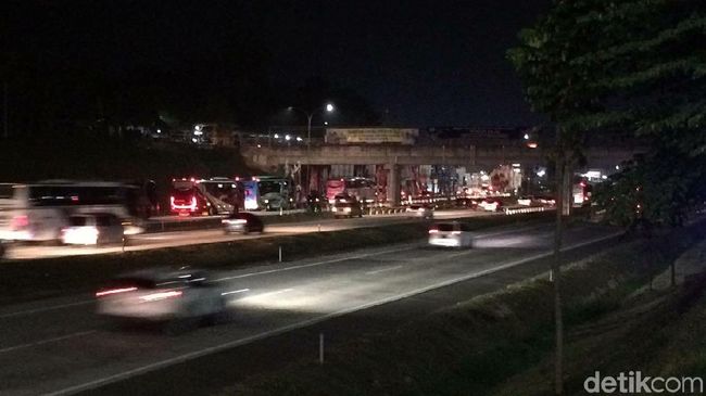 Tol Cipali Kembali Dua Arah di H-1 Lebaran, Lalin Lancar Tol Cipali Kembali Dua Arah di H-1 Lebaran, Lalin Lancar