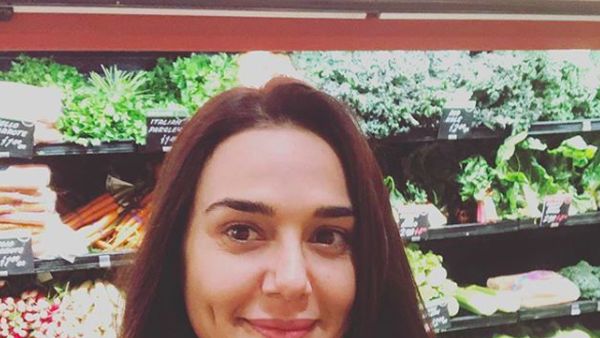 Si Cantik Preity Zinta Ternyata Selalu Menyantap Menu Sehat, Ini Buktinya!