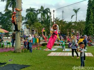 Asyiknya Bermain Flying Fox di Posko Mudik BPBD Ciamis Asyiknya Bermain Flying Fox di Posko Mudik BPBD Ciamis
