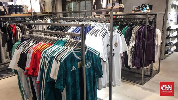 Penjualan Atribut Tak Tertular Semarak Piala Dunia 2018