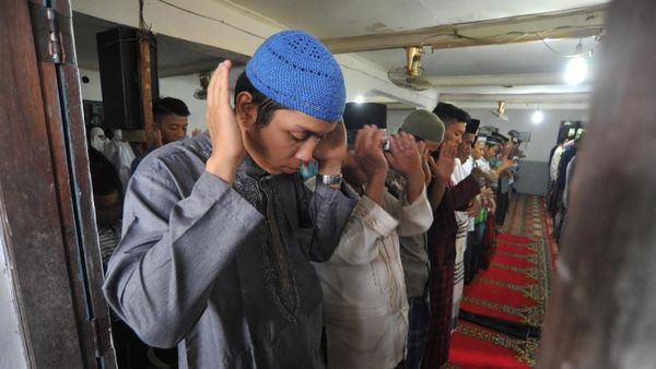 Foto: Suasana Salat Id Jemaah Tarekat Naqsabandiyah Hari Ini