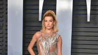 7 Gaya Hailey Baldwin, Model Seksi yang Digosipkan dengan Justin Bieber