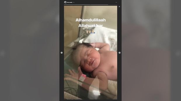 Anak kedua Iko Uwais dan Audy Item.