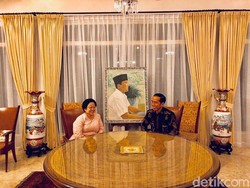 Lebaran ke Rumah Mega, Jokowi Disajikan Soto dan Opor Ayam