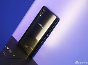 Penampakan Ponsel Vivo NEX yang Menawan Penampakan Ponsel Vivo NEX yang Menawan