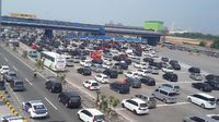 Tol Jakarta-Cikampek Dipadati Pemudik