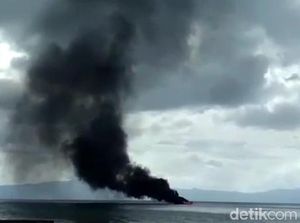 Kapal Pengangkut BBM di Maluku Terbakar, 1 Orang Terluka
