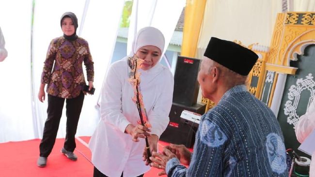 Budayawan Blitar Ini Samakan Khofifah dengan Srikandi Budayawan Blitar Ini Samakan Khofifah dengan Srikandi