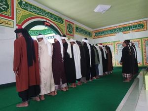 Momen Salat Id dan Silaturahmi Lebaran Jemaah Latiful Akbar Bone Momen Salat Id dan Silaturahmi Lebaran Jemaah Latiful Akbar Bone