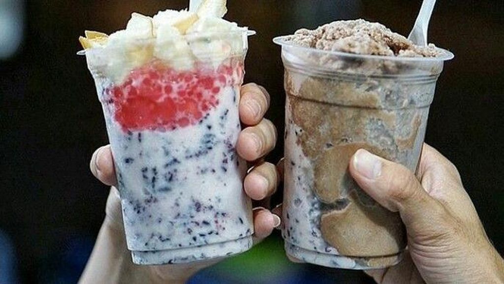 Buka Puasa Terakhir, Enaknya Makan 10 Es Puter Enak dari Netizen Ini! Buka Puasa Terakhir, Enaknya Makan 10 Es Puter Enak dari Netizen Ini!