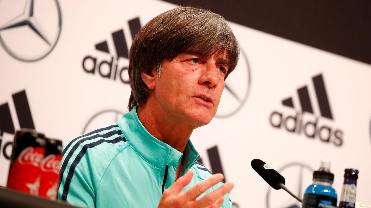 Loew menilai lawan-lawan lebih termotivasi melawan Jerman karena statusnya sebagai juara bertahan. (Foto: Axel Schmidt/Reuters)
