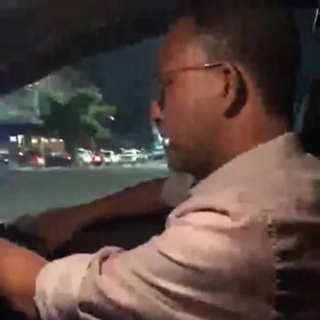 Tengah Malam, Anies Live IG Sambil Nyetir Mobil Tengah Malam, Anies Live IG Sambil Nyetir Mobil