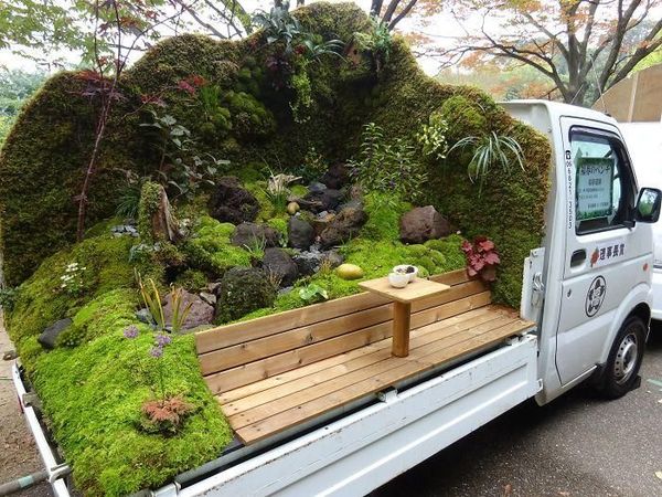 Uniknya Perlombaan Menghias Taman di Atas Truk di Jepang