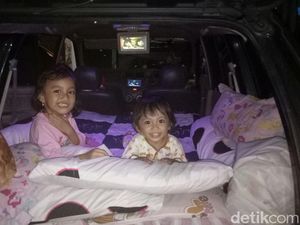 Mudik ke Solo 15 Jam, Sujarwo Sulap Mobilnya Jadi Kamar