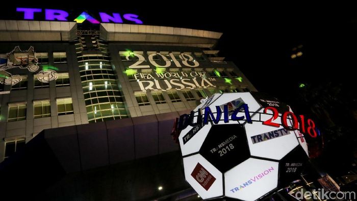 Ada parade bola raksasa untuk memeriahkan final Piala Dunia 2018 (Foto: muhammad ridho) Ada parade bola raksasa untuk memeriahkan final Piala Dunia 2018 (Foto: muhammad ridho)