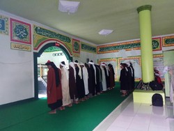 Lebaran Lebih Awal, Jemaah Latiful Akbar di Bone Salat Id Hari Ini