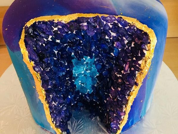 Ini Geode Cake, Cake Kristal yang Jadi Tren di Instagram
