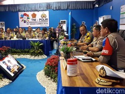 Usai Pantau Arus, Kapolri Rapat soal Mudik di Posko Cikopo
