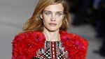 Natalia Vodianova, Supermodel Rusia Pembawa Trofi Piala Dunia 2018