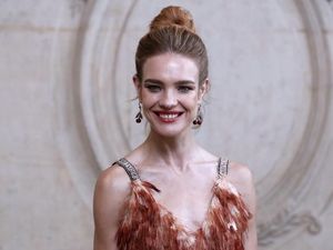 Natalia Vodianova, Supermodel Rusia Pembawa Trofi Piala Dunia 2018