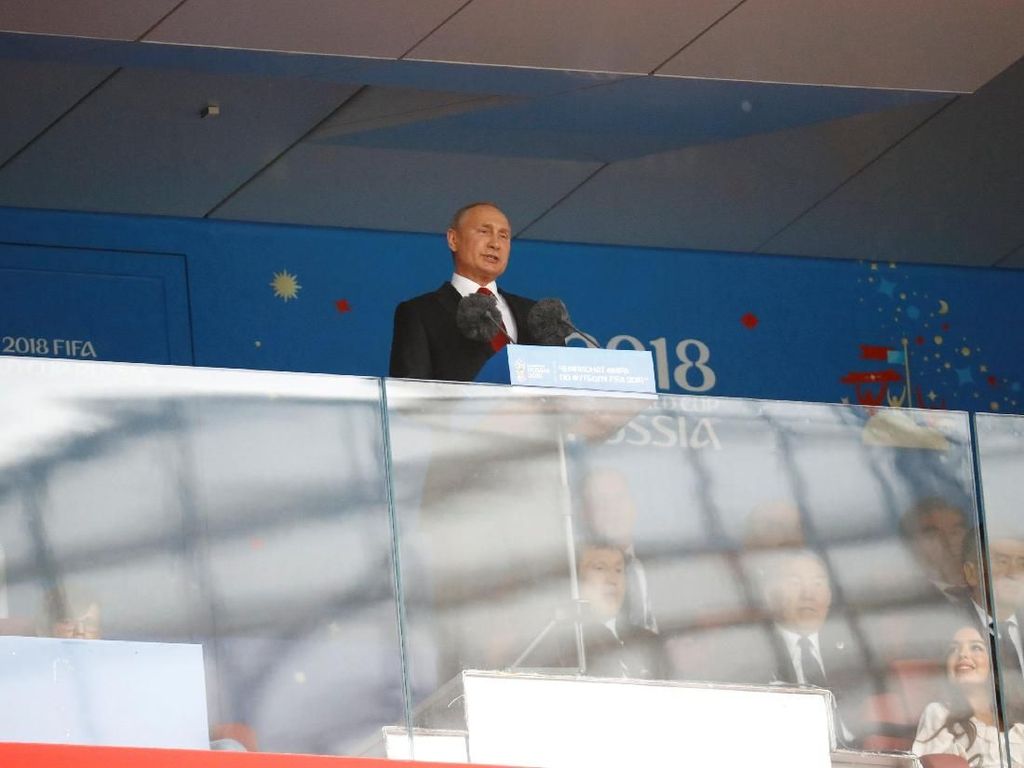 Telepon Vladimir Putin untuk Timnas Rusia Telepon Vladimir Putin untuk Timnas Rusia