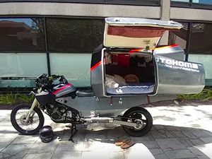 Keren atau Konyol? Motor Ini Ada Tempat Tidurnya