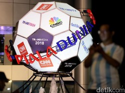 Bertepatan dengan berakhirnya Ramadan tahun ini, Piala Dunia 2018 resmi dimulai. Tayangan Piala Dunia cuma bisa ditonton gratis di Trans TV dan Trans 7.