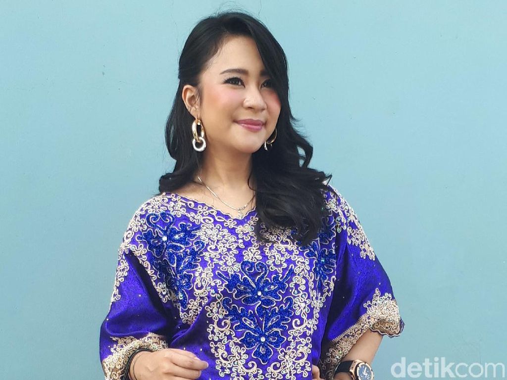 Bahagianya Chikita Meidy Lahirkan Anak Pertama Bahagianya Chikita Meidy Lahirkan Anak Pertama