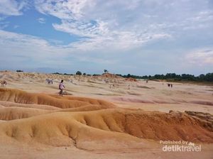 Mudik ke Bintan, Yuk Hunting Foto Ala Gurun Pasir