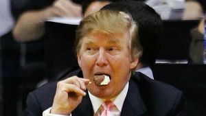 Begini Gaya Donald Trump Saat Makan Es Krim  hingga Steak
