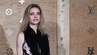 Natalia Vodianova masih berusia 36 tahun dan terus aktif di dunia modeling. (Gabriel Bouys/AFP)