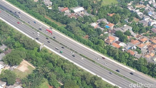 Pantauan Udara Kondisi Arus Mudik di Puncak hingga Cikampek