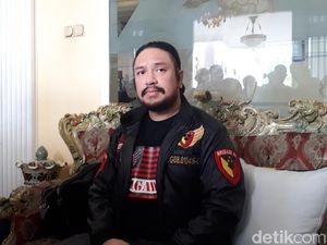 Menantu Elvy Sukaesih Mengundurkan Diri Jadi Pengacara Dhawiya