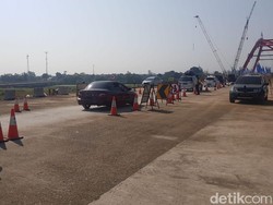 Lalin di Jembatan Kalikuto Padat 1 Km